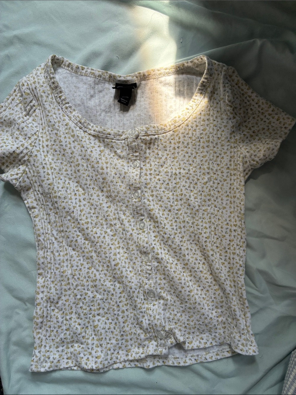 art class White Short Sleeve Button-Front Top with Yellow Floral Print